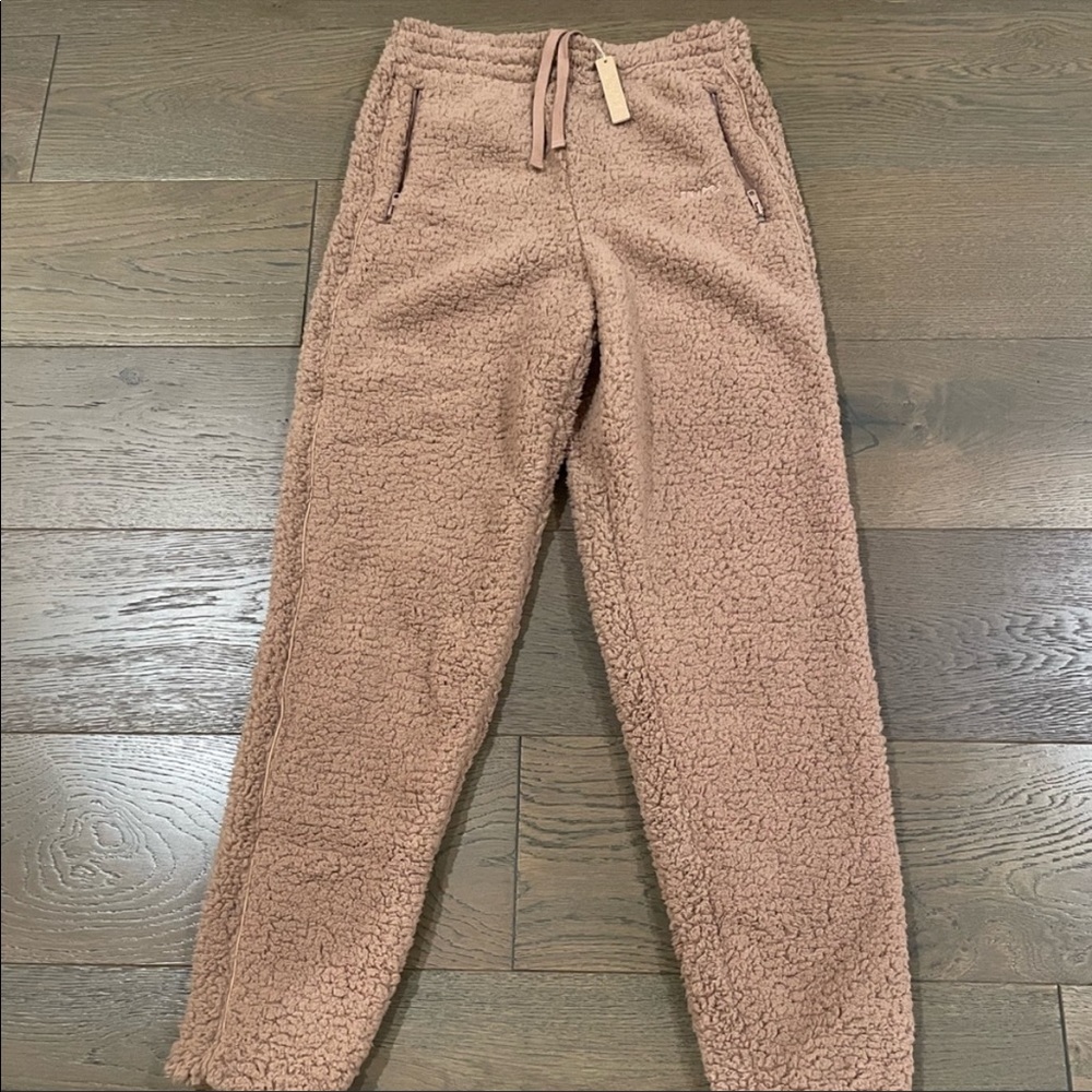 New Skims teddy sweats NWT